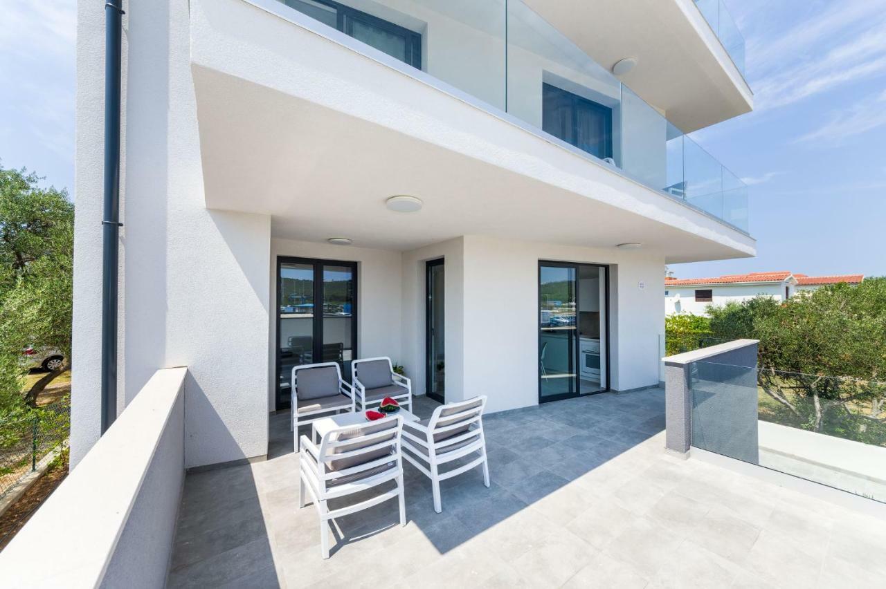 D. Marine Apartments بيبينيا المظهر الخارجي الصورة