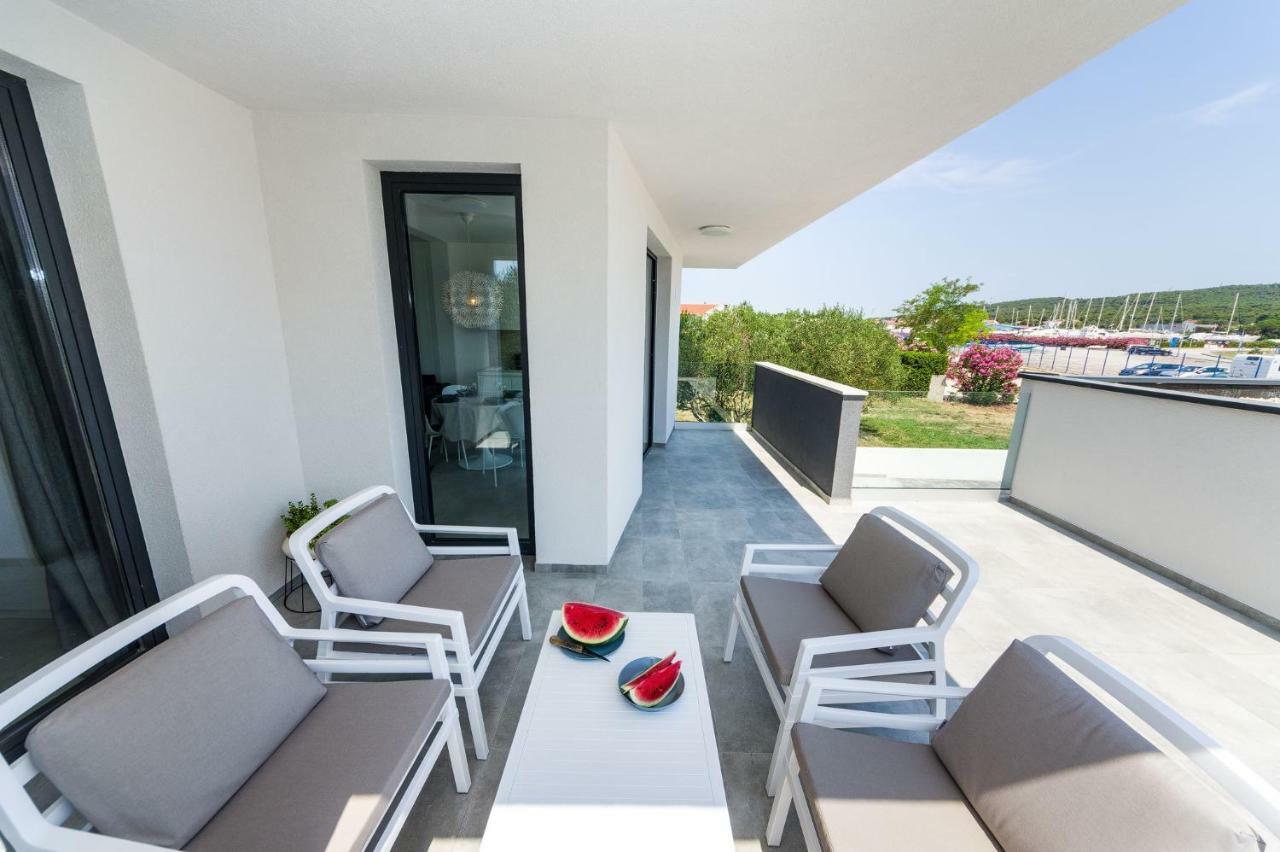 D. Marine Apartments بيبينيا المظهر الخارجي الصورة